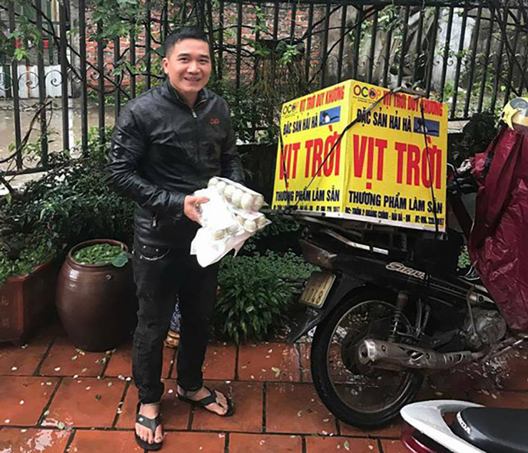 Anh Đào Duy Khương (ở Quảng Ninh) có trang trại nuôi vài nghìn con vịt trời trong khu vực đồng ruộng, ao hồ rộng khoảng 2ha.