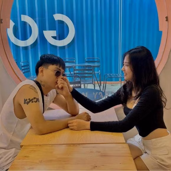 Hoài Lâm thay đổi diện mạo, rạng rỡ mừng sinh nhật tuổi 27 bên người yêu kém tuổi ảnh 2