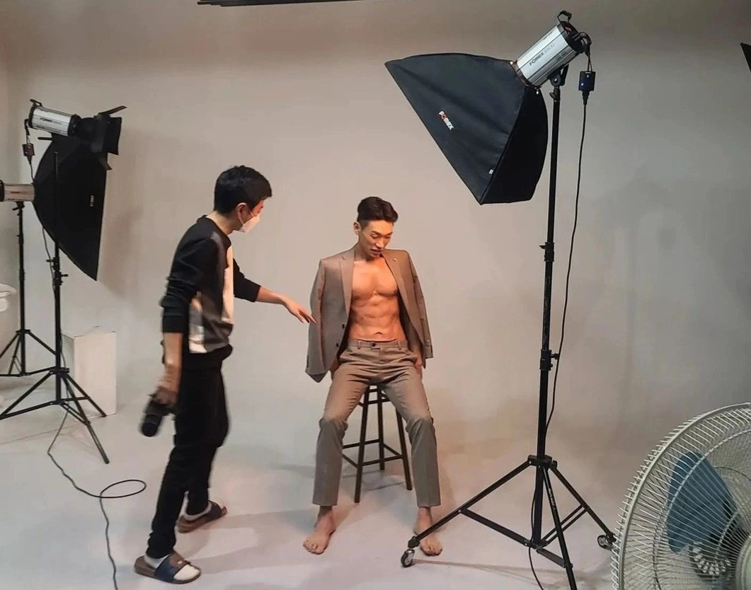 Ep can cuc doan vi mot buc anh dua len mang-Hinh-3