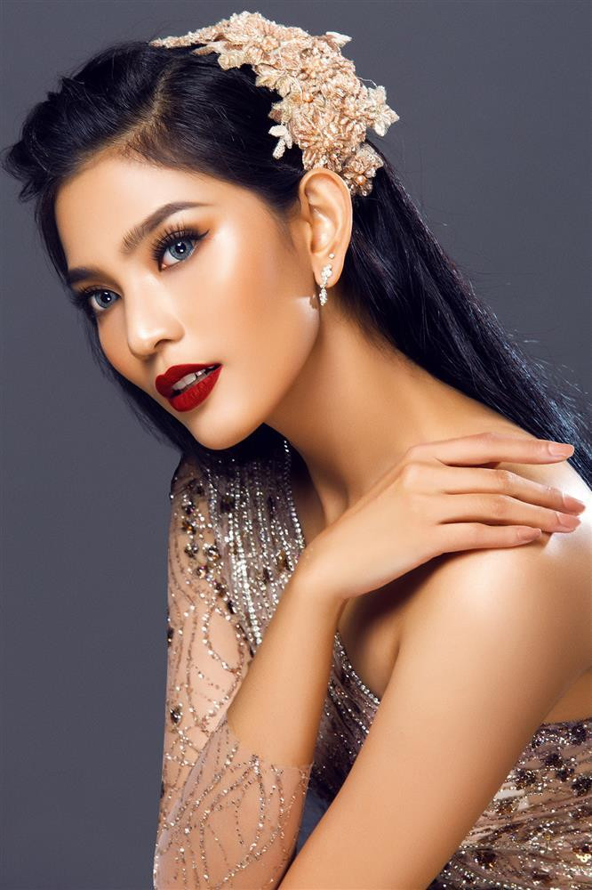 Mỹ nhân Việt hiếm hoi 'hạ' được nhan sắc Phạm Hương - Hình 21 My nhan Viet hiem hoi 'ha' duoc nhan sac Pham Huong-Hinh-21