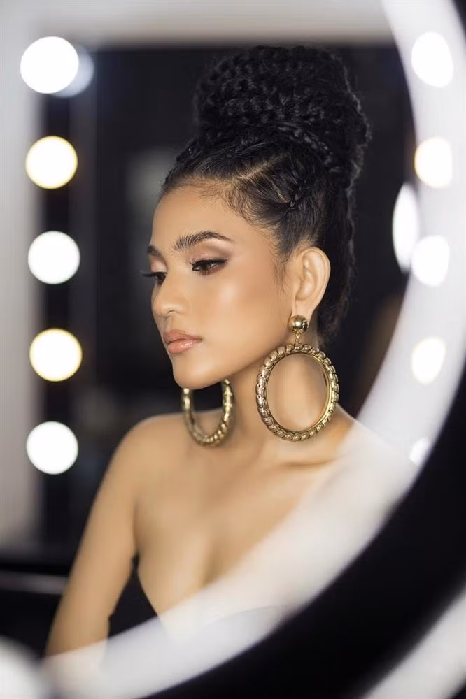 My nhan Viet hiem hoi 'ha' duoc nhan sac Pham Huong-Hinh-22