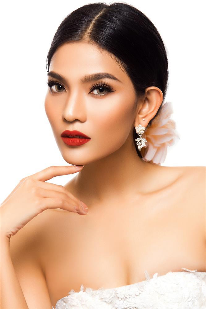 Mỹ nhân Việt hiếm hoi 'hạ' được nhan sắc Phạm Hương - Hình 20 My nhan Viet hiem hoi 'ha' duoc nhan sac Pham Huong-Hinh-20