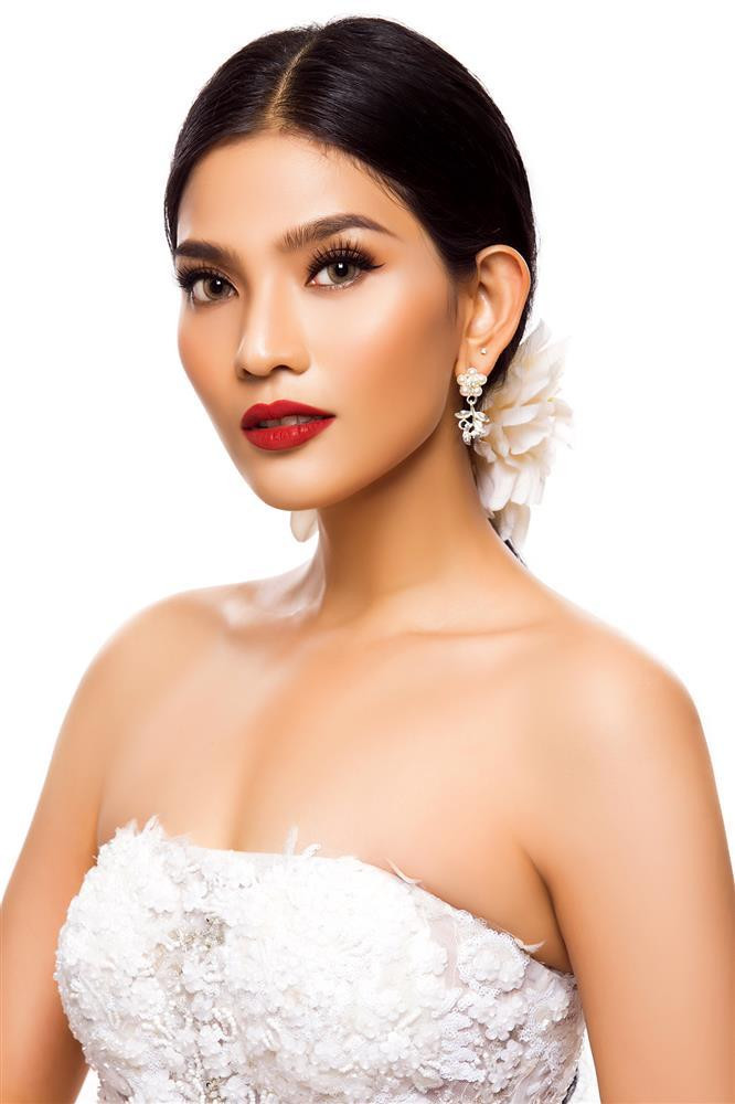 Mỹ nhân Việt hiếm hoi 'hạ' được nhan sắc Phạm Hương - Hình 19 My nhan Viet hiem hoi 'ha' duoc nhan sac Pham Huong-Hinh-19