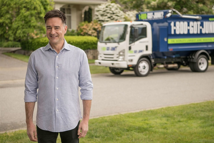 Năm 1989, người đàn ông này bỏ học trung học rồi chi toàn bộ số tiền tiết kiệm được để mở dịch vụ dọn rác.