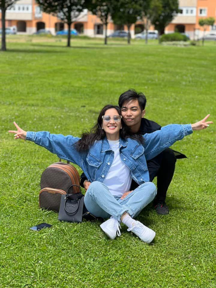 Khanh Thi bi dao anh qua khu gay nhom nhu 'om doi'-Hinh-4