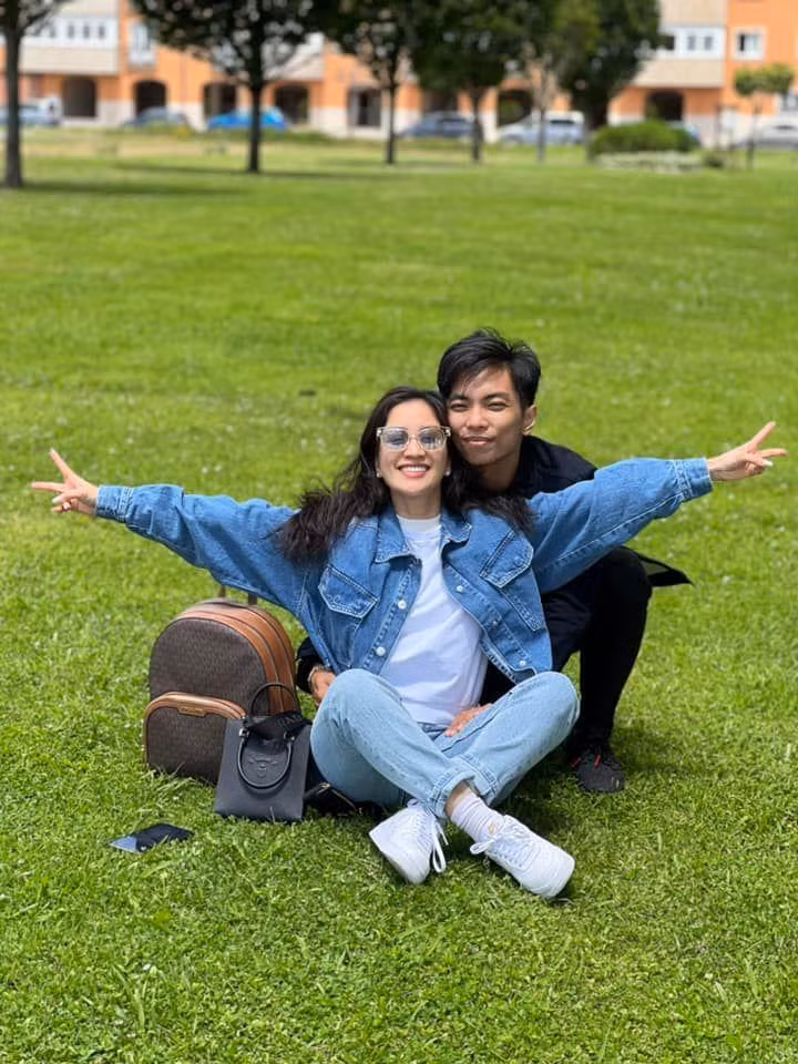 Khanh Thi bi dao anh qua khu gay nhom nhu 'om doi'-Hinh-4