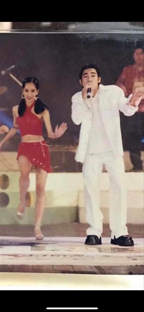 Khanh Thi bi dao anh qua khu gay nhom nhu 'om doi'