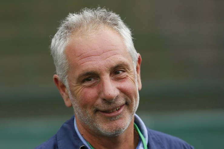 Chủ tịch của cậu lạc bộ Pau FC mà Quang Hải mới đầu quân là Bernard Laporte-Fray.