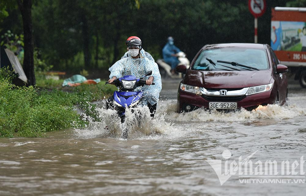 Duong Ha Noi thanh song va cong trinh chong ngap 10 nam khong ve dich