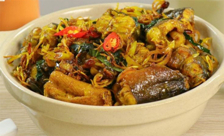 Từ lịch có thể chế biến thành nhiều món ngon như: cháo lịch, lịch xào măng, cơm lịch nướng trái dừa, lịch kho sả ớt, lịch chiên giòn...