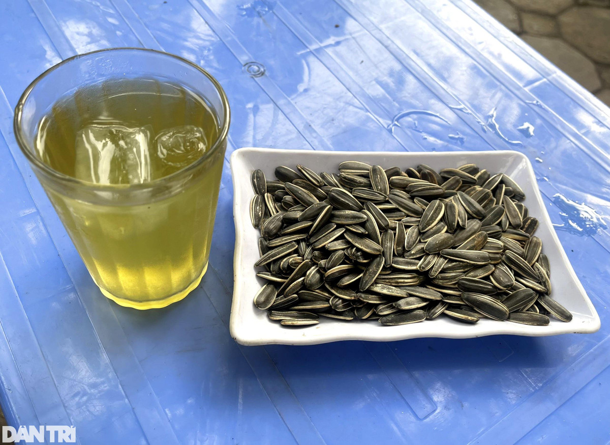 Bán nghìn cốc nước ngày nóng, chủ quán ở Hà Nội kiếm 50 triệu đồng/tháng ảnh 6