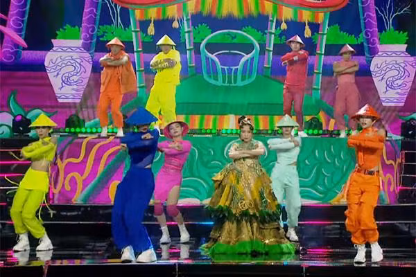 Nong Thuy Hang dang quang Hoa hau cac Dan toc Viet Nam 2022-Hinh-21