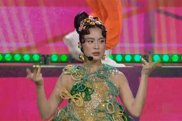 Nong Thuy Hang dang quang Hoa hau cac Dan toc Viet Nam 2022-Hinh-22