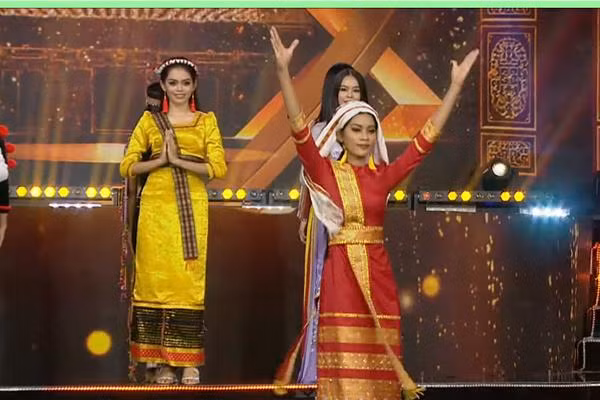 Nong Thuy Hang dang quang Hoa hau cac Dan toc Viet Nam 2022-Hinh-11