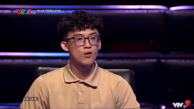 9X dien trai gay bao mang xa hoi sau khi len song Ai la trieu phu-Hinh-3