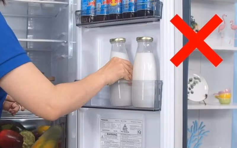 5 thuc pham tuyet doi dung bao gio de o canh cua tu lanh