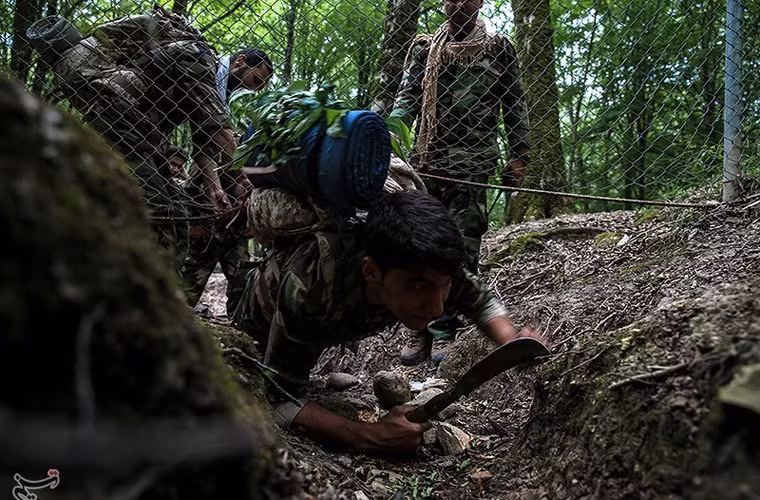 Có vẻ như sự đặc biệt của họ không phải nằm ở trang bị mà chủ yếu tập trung ở kĩ năng chiến đấu.