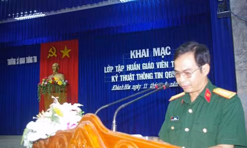 Thiếu tướng Nguyễn Hoàng Tuyến phát biểu.