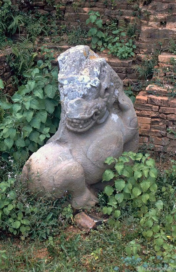 Vào cuối năm 2023, Ủy ban nhân dân tỉnh Quảng Nam đã ban hành quyết định phê duyệt chủ trương đầu tư dự án Bảo tồn, tu bổ, phục hồi và phát huy giá trị di tích tháp Chăm Chiên Đàn với tổng mức đầu tư gần 17 tỷ đồng. Ảnh: Hpgrumpe.de.