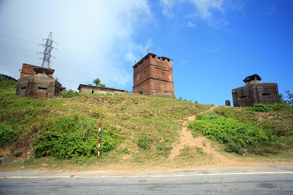 Hai van quan mo cua sau trung tu: Su hoi sinh mot di tich