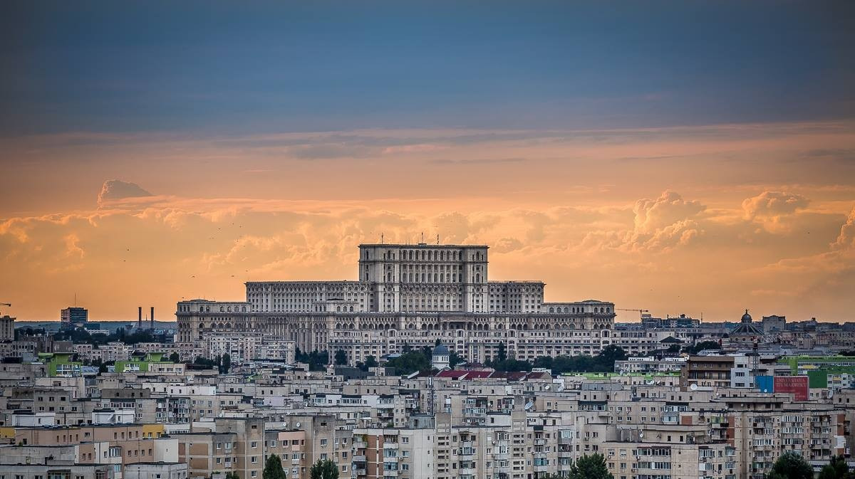 Một số hình ảnh khác về Điện Quốc hội ở Bucharest. Ảnh: Reddit.