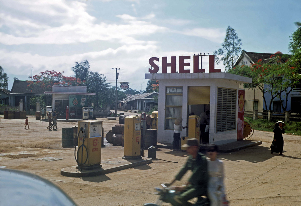 Trạm xăng dầu của hãng Shell ở Đông Hà. Ảnh: vstreech.