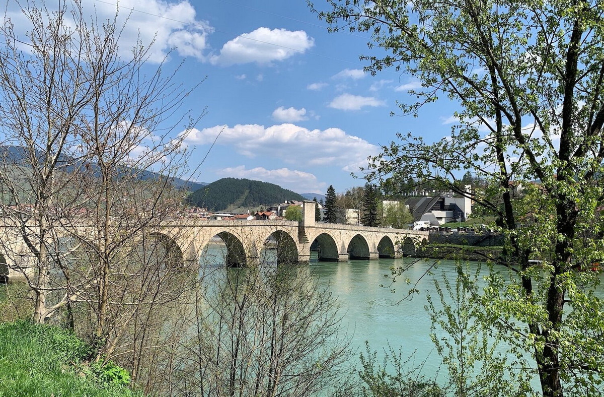 Người thiết kế cầu là Mimar Koca Sinan, một kiến trúc sư và kỹ sư lỗi lạc của đế quốc Ottoman. Ảnh: BalkanEyes.