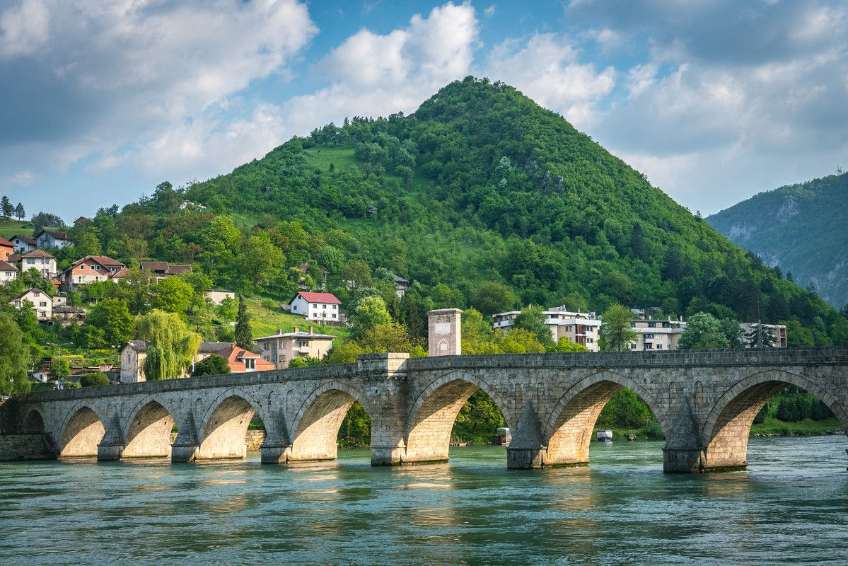 Vào năm 2007, cây cầu gần 500 tuổi này đã được UNESCO công nhận là Di sản văn hóa thế giới. Ảnh: River Photography.