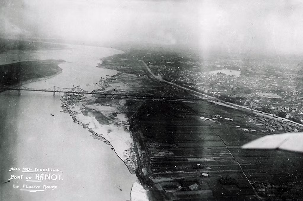 Sông Hồng và cầu Paul Doumer (cầu Long Biên), 1931.