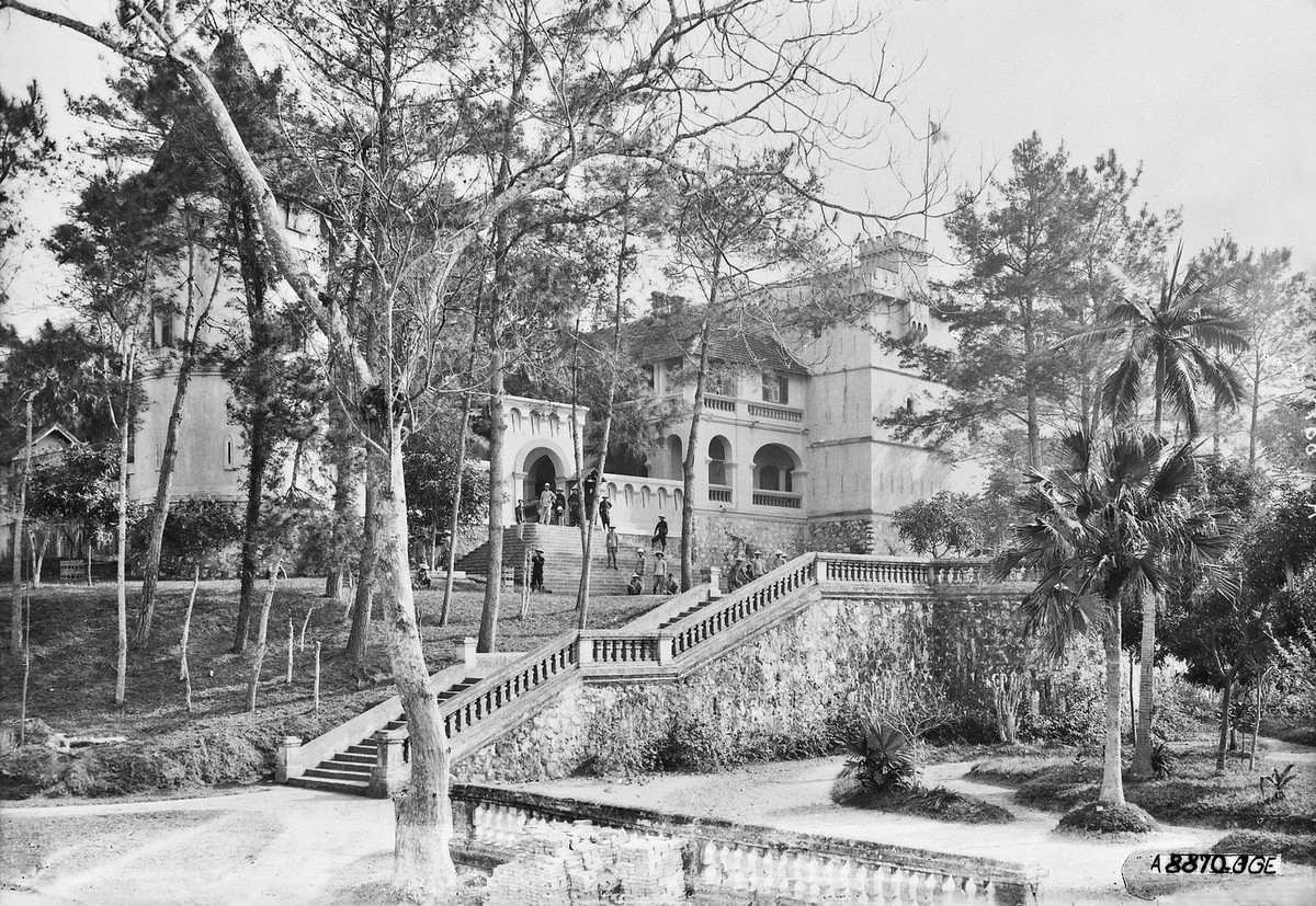 Mặt trước đồn Chợ Chu.