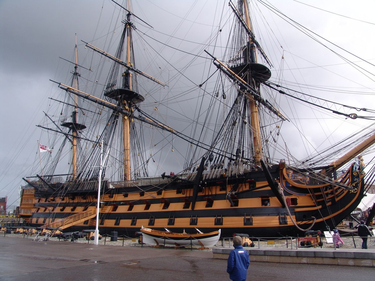  2. HMS Victory – Anh. Thời gian hoạt động: 1778 đến nay (bảo tồn). Thành tích: Tàu chiến nổi tiếng nhất trong trận Trafalgar (1805) dưới sự chỉ huy của Đô đốc Horatio Nelson, một trong những trận hải chiến quan trọng nhất trong lịch sử Anh Quốc. Ảnh: Pinterest.