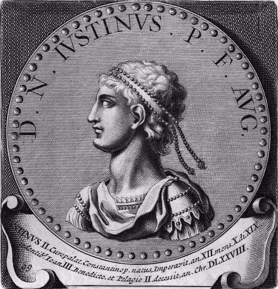  7. Hoàng đế Justin II (520 - 578, Đế chế Byzantine). Justin II trở nên điên loạn vào cuối đời và được cho là đã yêu cầu nhạc công chơi đàn không ngừng để giúp làm dịu tâm trí. Ông thường có những cơn thịnh nộ vô cớ và ra những mệnh lệnh không hợp lý. Ảnh: Pinterest.