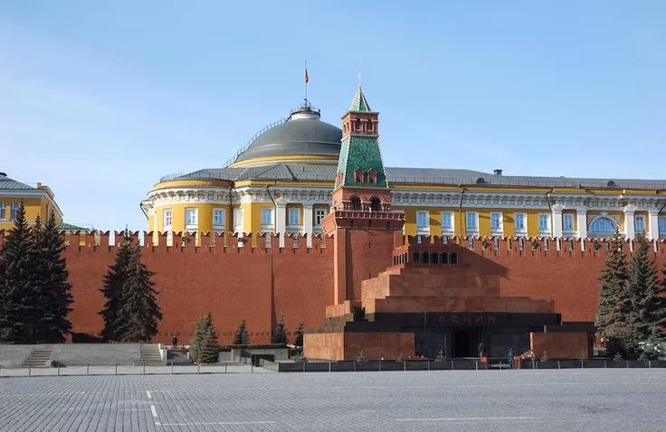 14. Lăng Lenin (Moscow, Nga). Năm hoàn thành: 1930. Đặc điểm: Lăng Lenin là một biểu tượng của Liên Xô, với thiết kế vuông vắn và tối giản, phản ánh sự trang nghiêm và quyền lực của chế độ Xô Viết. Ảnh: Pinterest.