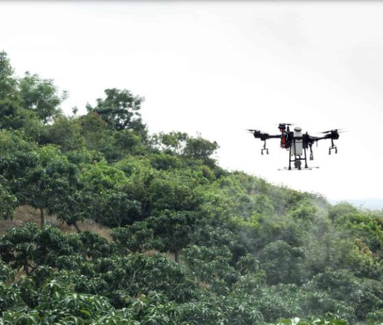  12. Sử dụng drone phù hợp với mục đích: Đảm bảo rằng drone của bạn được thiết kế để bay ở môi trường mà bạn định sử dụng, như trong nhà, ngoài trời, hoặc ở vùng có địa hình phức tạp. Ảnh: Pinterest.