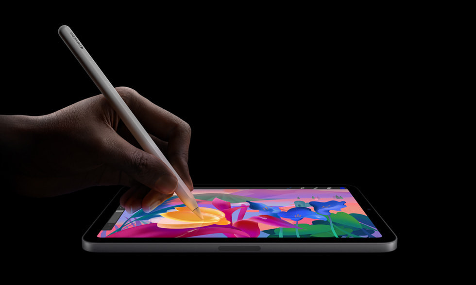 Ipad mini mới cũng hỗ trợ Apple Pencil Pro, có thể kết nối và sạc ngay từ khu vực sạc từ tính ở cạnh bên. Nhờ đó, iPad mini có thể kết nối và sạc không dây Apple Pencil Pro. Ảnh: Apple.