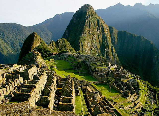  9. Machu Picchu, Peru. Machu Picchu là thành phố cổ của người Inca nằm trên dãy Andes. Dù có quy mô nhỏ nhưng kiến trúc độc đáo và vị trí ngoạn mục đã biến Machu Picchu trở thành điểm đến nổi tiếng dành cho những người muốn khám phá văn minh bản địa châu Mỹ. Ảnh: Pinterest.