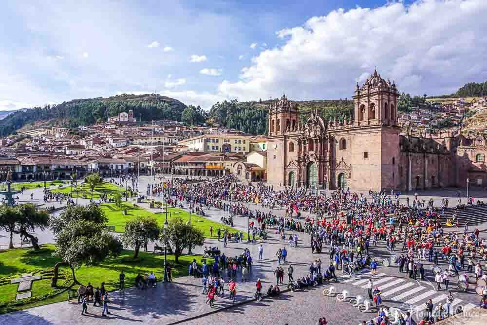  13. Cusco, Peru. Cusco là thủ đô của Đế chế Inca trước khi bị Tây Ban Nha chinh phục. Thành phố này nổi tiếng với kiến trúc cổ xưa và văn hóa đặc sắc kết hợp giữa nền văn minh Inca và Tây Ban Nha. Ảnh: Pinterest.