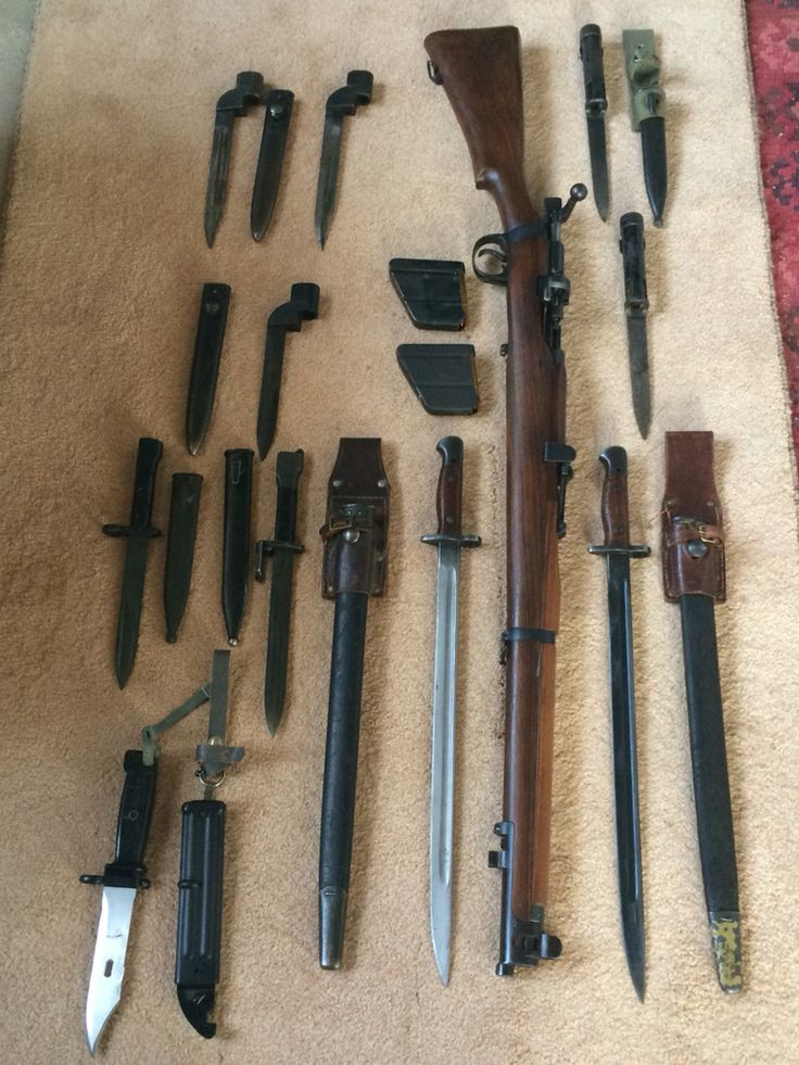  8. Lưỡi lê. Lưỡi lê được lắp vào đầu súng trường, giúp binh sĩ vừa có thể bắn súng vừa có thể cận chiến. Dù đơn giản nhưng vũ khí này rất hữu dụng, đã trở thành trang bị tiêu chuẩn của các đội quân. Ảnh: Pinterest.