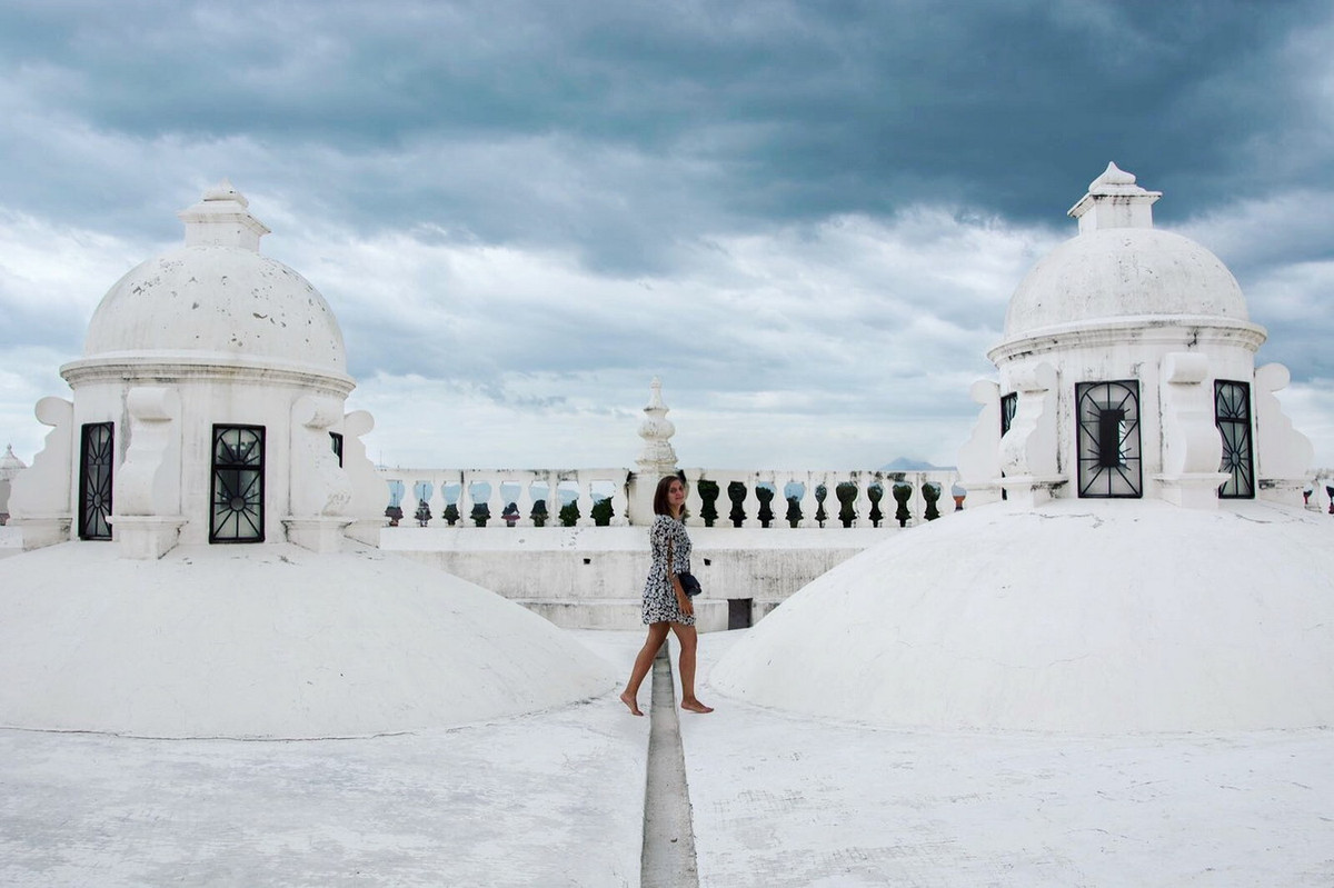 Ảnh: Brunette at Sunset.