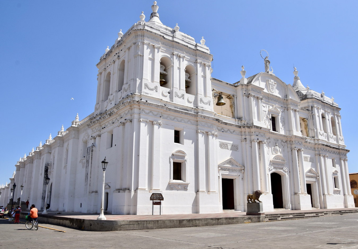 Kiến trúc của nhà thờ là sự pha trộn phong cách Baroque và tân cổ điển cùng một số ảnh hưởng từ phong cách Gothic, Phục hưng và Mudejar. Ảnh: The Maritime Explorer.