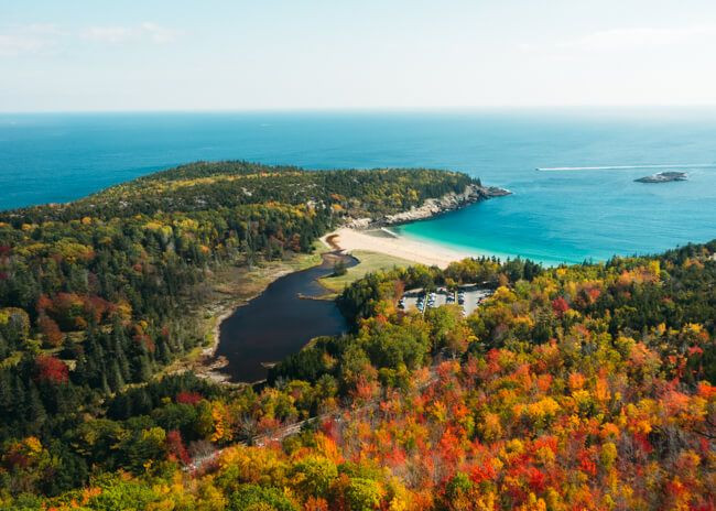  11. Vườn quốc gia Acadia (Maine). Thành lập: 1919. Đặc điểm nổi bật: Cảnh quan bờ biển đẹp, những dãy núi granite và các khu rừng rậm của VQG Acadia tạo nên một bức tranh thiên nhiên hùng vĩ và yên bình. Ảnh: Pinterest.