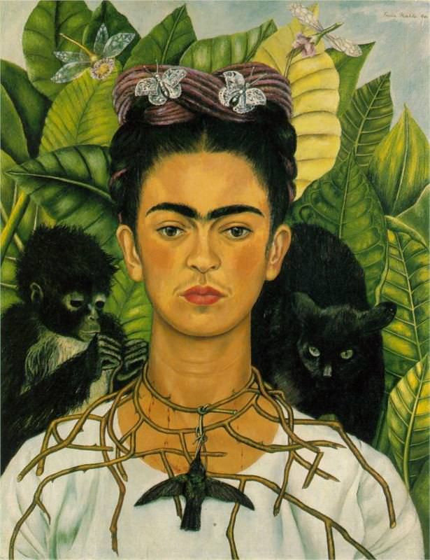  6. "Self-Portrait with Thorn Necklace and Hummingbird" - Frida Kahlo (1940). Bức chân dung tự họa nổi tiếng của nữ họa sĩ Mexico thể hiện sự đau đớn cá nhân và sức mạnh nội tâm của bà. Ảnh: Pinterest.