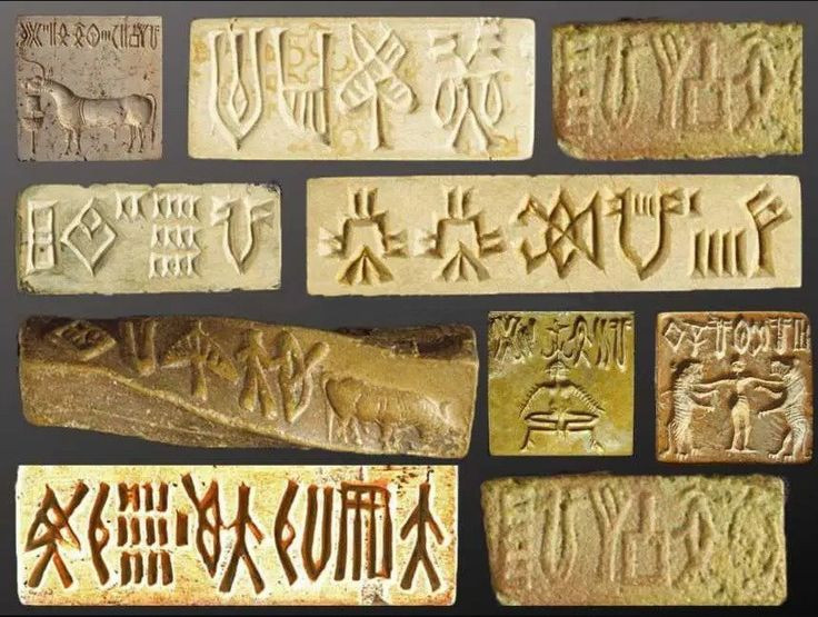 6. Chữ viết của nền văn minh Indus. Nền văn minh Indus có một hệ thống chữ viết riêng, nhưng đến nay các nhà khoa học chưa thể giải mã hoàn toàn hệ thống chữ viết này. Ảnh: Pinterest.
