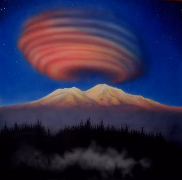 Loại mây này khá hiếm gặp và thường dễ khiến người ta liên tưởng đến các vật thể bay không xác định (UFO) nhờ hình dáng thú vị của chúng. Ảnh: Pinterest.