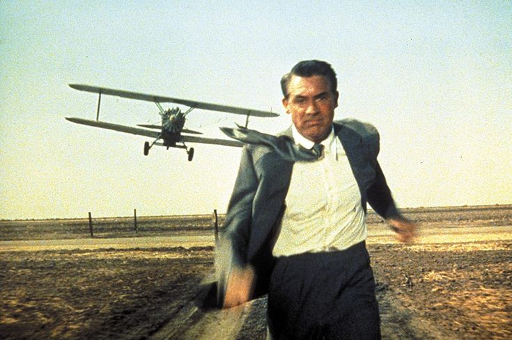  10. Bắc Tây Bắc (North by Northwest - 1959). Đạo diễn: Alfred Hitchcock. Tóm tắt: Bộ phim giật gân về một người đàn ông vô tình bị cuốn vào một âm mưu gián điệp. Ảnh: Pinterest.