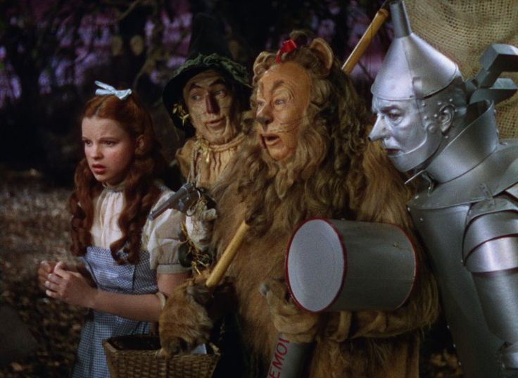  7. Phù thủy xứ Oz (The Wizard of Oz - 1939). Đạo diễn: Victor Fleming. Tóm tắt: Câu chuyện phiêu lưu của Dorothy và những người bạn trong thế giới kỳ diệu của Oz. Ảnh: Pinterest.