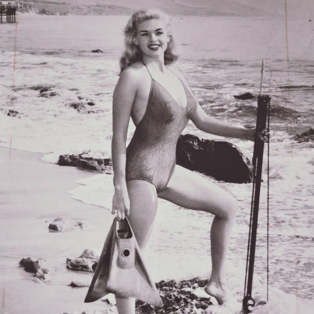  12. Jayne Mansfield. Quốc gia: Mỹ. Thành tựu: Mansfield là một biểu tượng gợi cảm của Hollywood với nhan sắc nổi bật và sự nghiệp ngắn ngủi nhưng đầy ấn tượng, đặc biệt là vai diễn trong "The Girl Can't Help It" (1956). Ảnh: Pinterest.