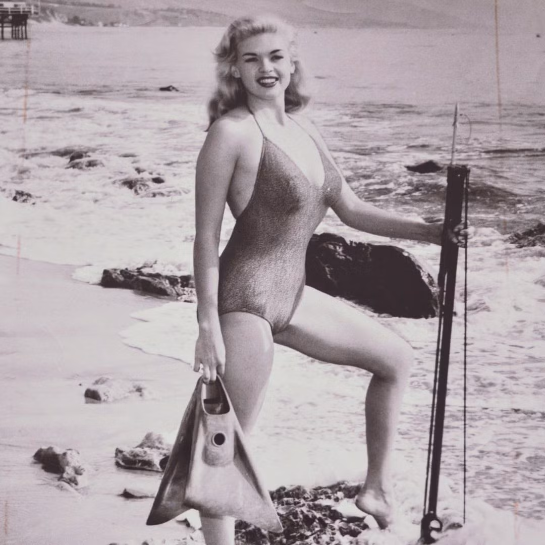  12. Jayne Mansfield. Quốc gia: Mỹ. Thành tựu: Mansfield là một biểu tượng gợi cảm của Hollywood với nhan sắc nổi bật và sự nghiệp ngắn ngủi nhưng đầy ấn tượng, đặc biệt là vai diễn trong "The Girl Can't Help It" (1956). Ảnh: Pinterest.