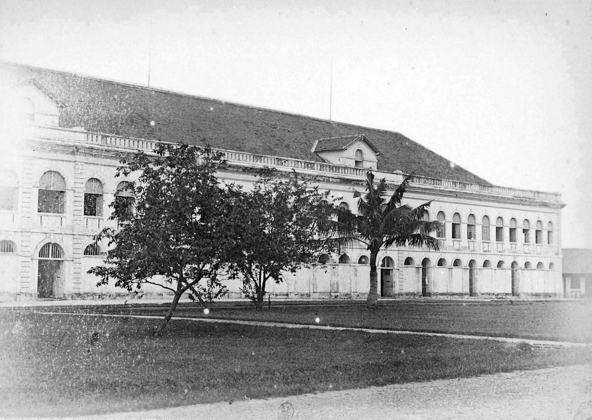 Một tòa nhà do người Pháp xây dựng bên trong thành Tây Ninh. Ảnh: Gallica.bnf.fr.