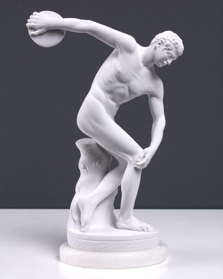  "Discobolus" (Người ném đĩa). Một tác phẩm điêu khắc mang tính biểu tượng, thể hiện vận động viên ném đĩa trong tư thế chuẩn bị ném. Nó thể hiện sự hoàn hảo của cơ thể con người và sự chuyển động tự nhiên trong thể thao. Ảnh: Pinterest.